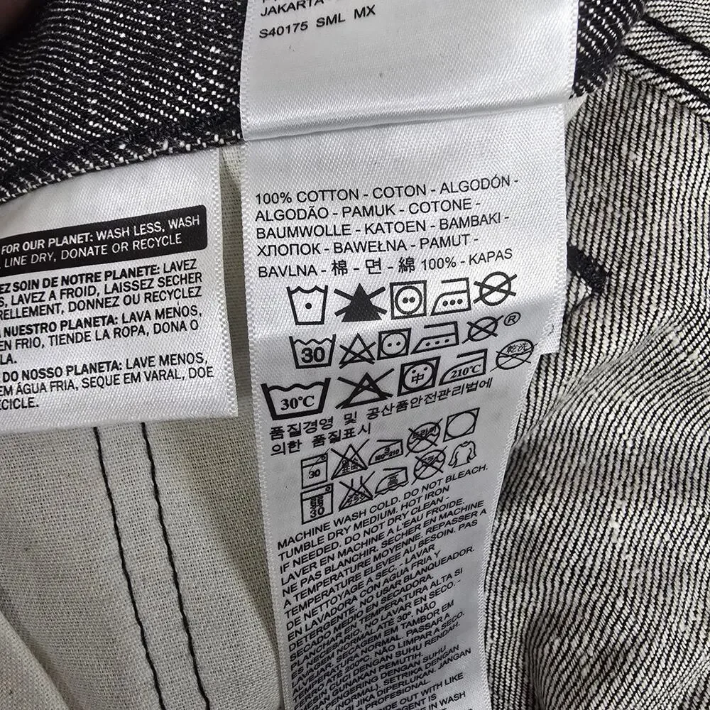 Levis straight attached